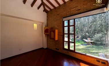 SE VENDE MAGNFICA CASA EN BOSQUES DE RENANIA EN BRICEÑO