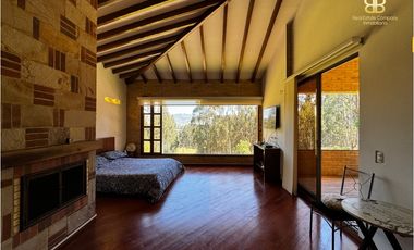 SE VENDE MAGNFICA CASA EN BOSQUES DE RENANIA EN BRICEÑO