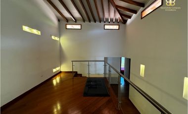 SE VENDE MAGNFICA CASA EN BOSQUES DE RENANIA EN BRICEÑO