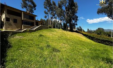 SE VENDE MAGNFICA CASA EN BOSQUES DE RENANIA EN BRICEÑO
