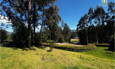 SE VENDE MAGNFICA CASA EN BOSQUES DE RENANIA EN BRICEÑO