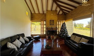 SE VENDE MAGNFICA CASA EN BOSQUES DE RENANIA EN BRICEÑO