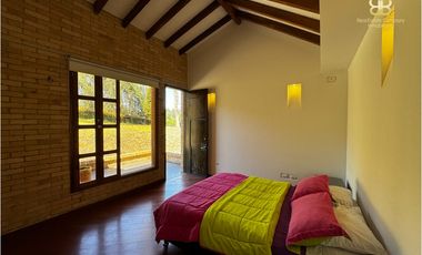 SE VENDE MAGNFICA CASA EN BOSQUES DE RENANIA EN BRICEÑO