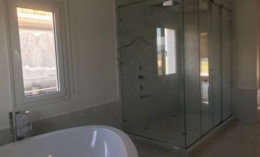 IMPONENTE CASA EN VENTA BARRIO EL GOLF NORDELTA