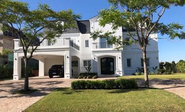IMPONENTE CASA EN VENTA BARRIO EL GOLF NORDELTA
