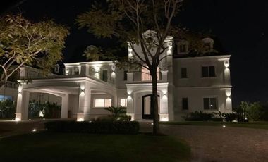 IMPONENTE CASA EN VENTA BARRIO EL GOLF NORDELTA