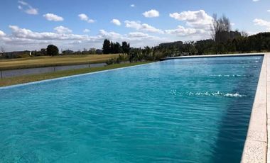 IMPONENTE CASA EN VENTA BARRIO EL GOLF NORDELTA