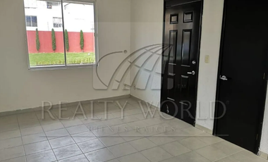 Casa en Venta en A 5 MIN DE GALERIAS METEPEC.
