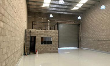 Venta depósito multiuso en Pavón-Exaltación de la Cruz