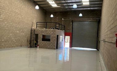 Venta depósito multiuso en Pavón-Exaltación de la Cruz