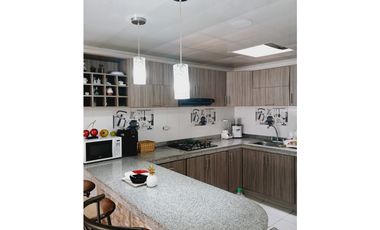 Casa en venta cerca a sector Granada