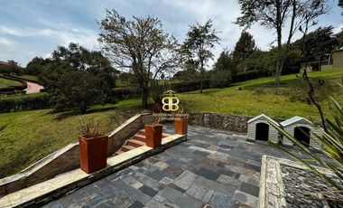 SE VENDE MAGNFICA CASA EN LA CALERA