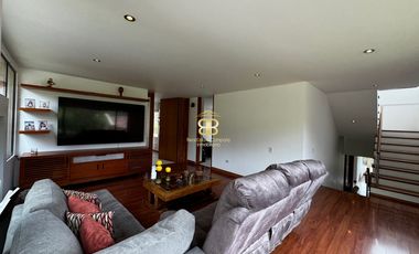 SE VENDE MAGNFICA CASA EN LA CALERA