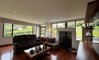 SE VENDE MAGNFICA CASA EN LA CALERA
