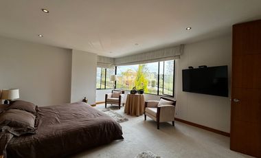 SE VENDE MAGNFICA CASA EN LA CALERA