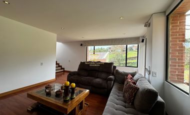 SE VENDE MAGNFICA CASA EN LA CALERA
