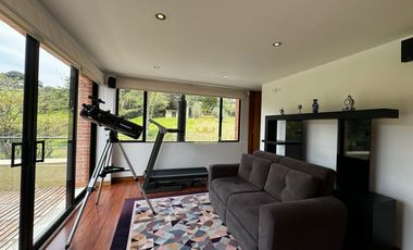 SE VENDE MAGNFICA CASA EN LA CALERA