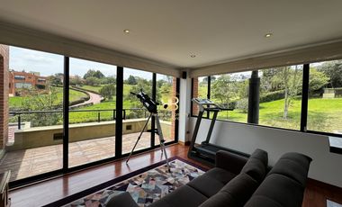 SE VENDE MAGNFICA CASA EN LA CALERA