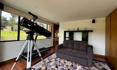 SE VENDE MAGNFICA CASA EN LA CALERA