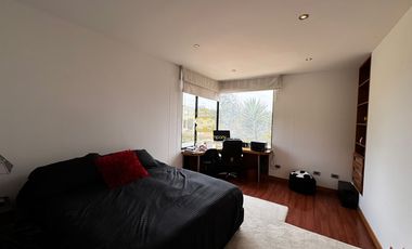 SE VENDE MAGNFICA CASA EN LA CALERA