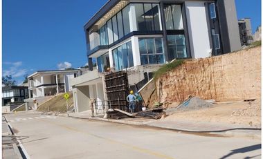 En venta exclusivo lote Park house totalmente plano Ruitoque bajo