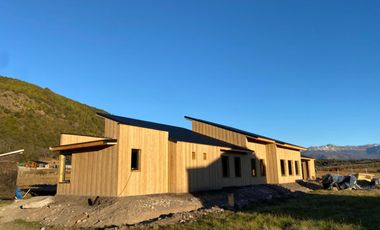 Casa a estrenar - B° Noregon - San Martin De Los Andes