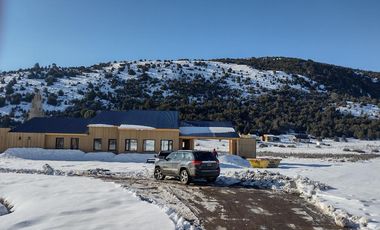 Casa a estrenar - B° Noregon - San Martin De Los Andes
