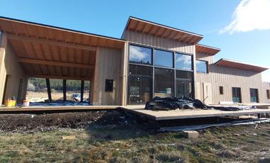 Casa a estrenar - B° Noregon - San Martin De Los Andes