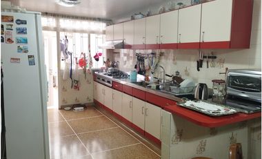 Casa para arriendo,  en Santa Bárbara Central