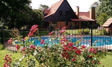 Casa quinta, Zamudio esq. Cavallo, Bº El Pinar, Marcos Paz, Cod.2280