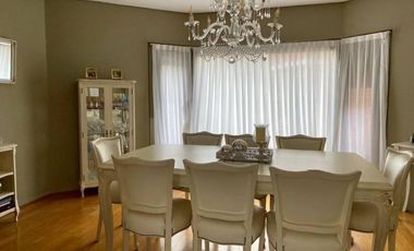VENTA increible TRIPLEX Reciclado a full  4 dormit 2 coch playroom PILETA y terraza propias