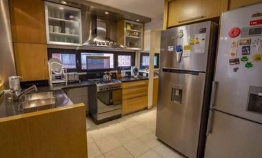 VENTA increible TRIPLEX Reciclado a full  4 dormit 2 coch playroom PILETA y terraza propias