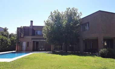 NORDELTA LA ISLA  Venta de Importante Casa OPORTUNIDAD!!