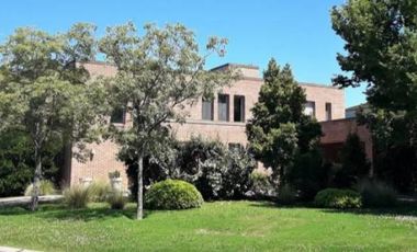 NORDELTA LA ISLA  Venta de Importante Casa OPORTUNIDAD!!