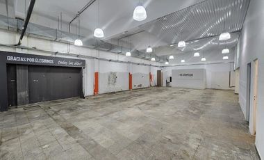 Galpón/ Amplio local Comercial 320m2 aprox.