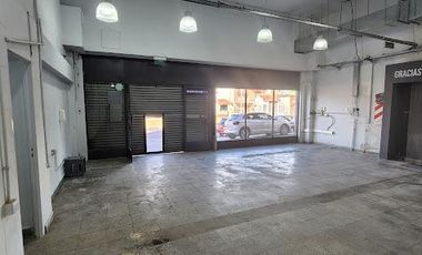 Galpón/ Amplio local Comercial 320m2 aprox.