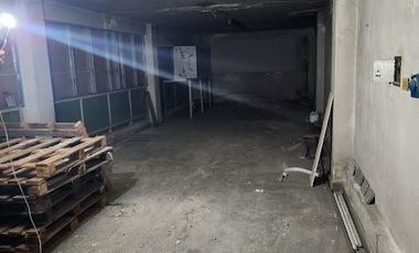 Galpón/ Amplio local Comercial 320m2 aprox.