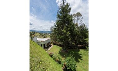 Hermosa casa finca de un solo nivel