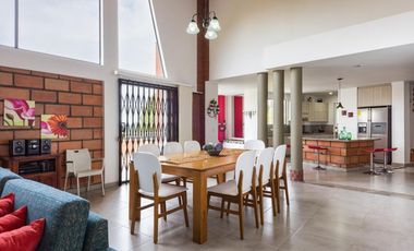 Hermosa casa finca de un solo nivel