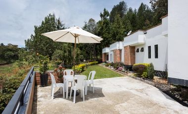 Hermosa casa finca de un solo nivel