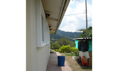 VENDO CASA CAMPESTRE - SASAIMA - URGEME MOTIVO VIAJE