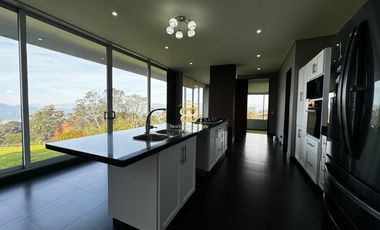 SE VENDE CASA EN YERBABUENA