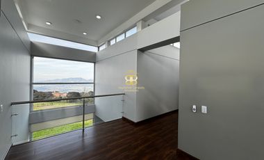 SE VENDE CASA EN YERBABUENA