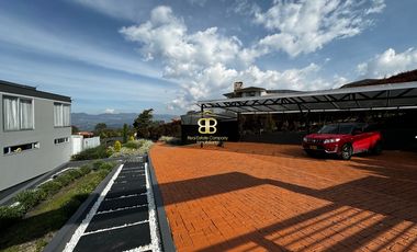SE VENDE CASA EN YERBABUENA