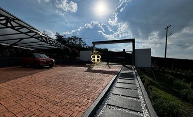 SE VENDE CASA EN YERBABUENA