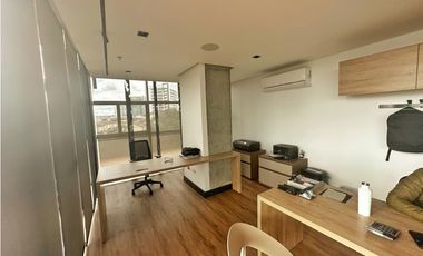 Se Vende Oficina Adecuada Y Amoblada Centro De Negocios Armenia.