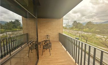 Se Vende Oficina Adecuada Y Amoblada Centro De Negocios Armenia.
