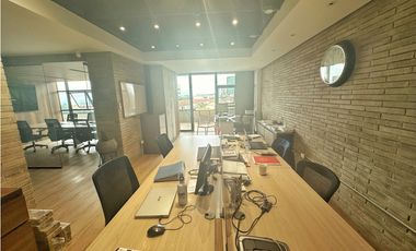 Se Vende Oficina Adecuada Y Amoblada Centro De Negocios Armenia.