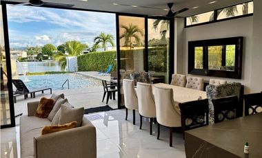 VENDO CASA PARA ESTRENAR EN LAGOS DEL PEÑON GIARADOT CUND.