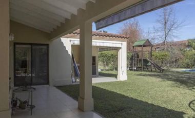 VENTA CASA EN LA ALAMEDA NORDELTA CON EXCELENTES VISTAS A LA LAGUNA